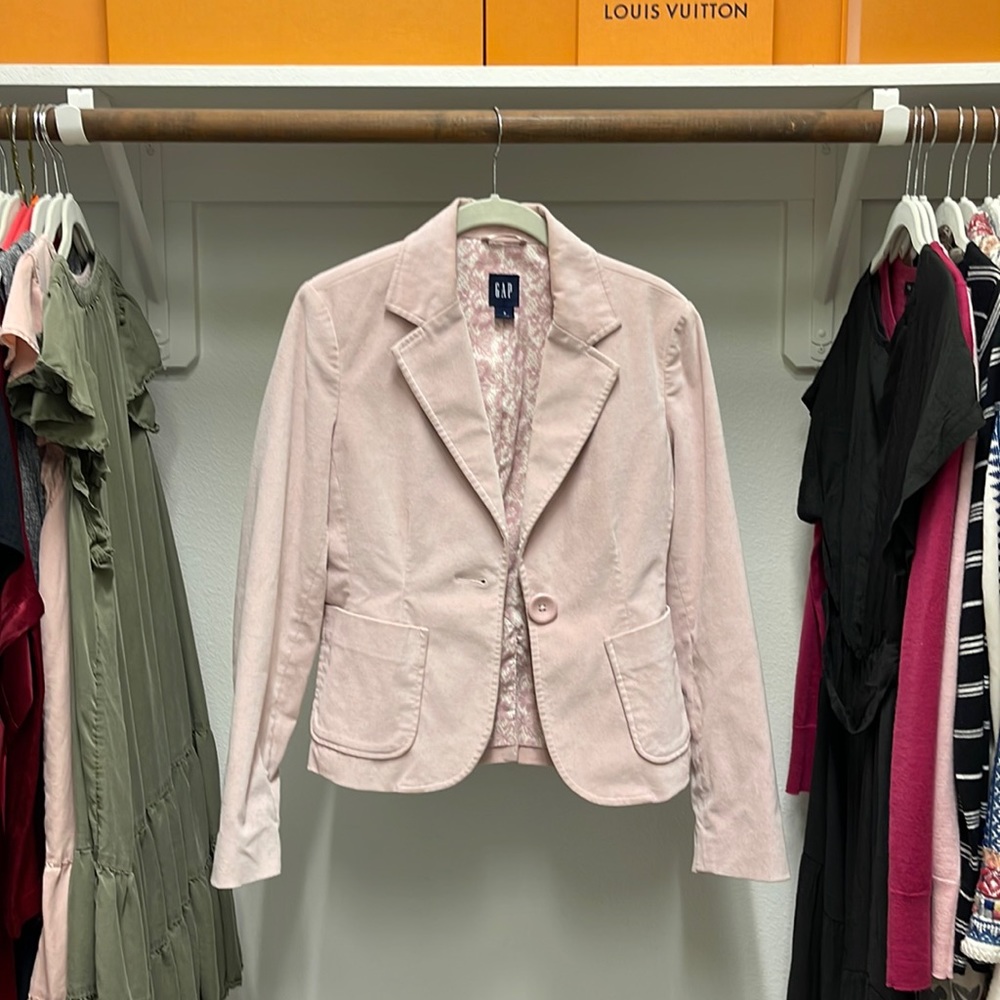 Pink blazer 💕